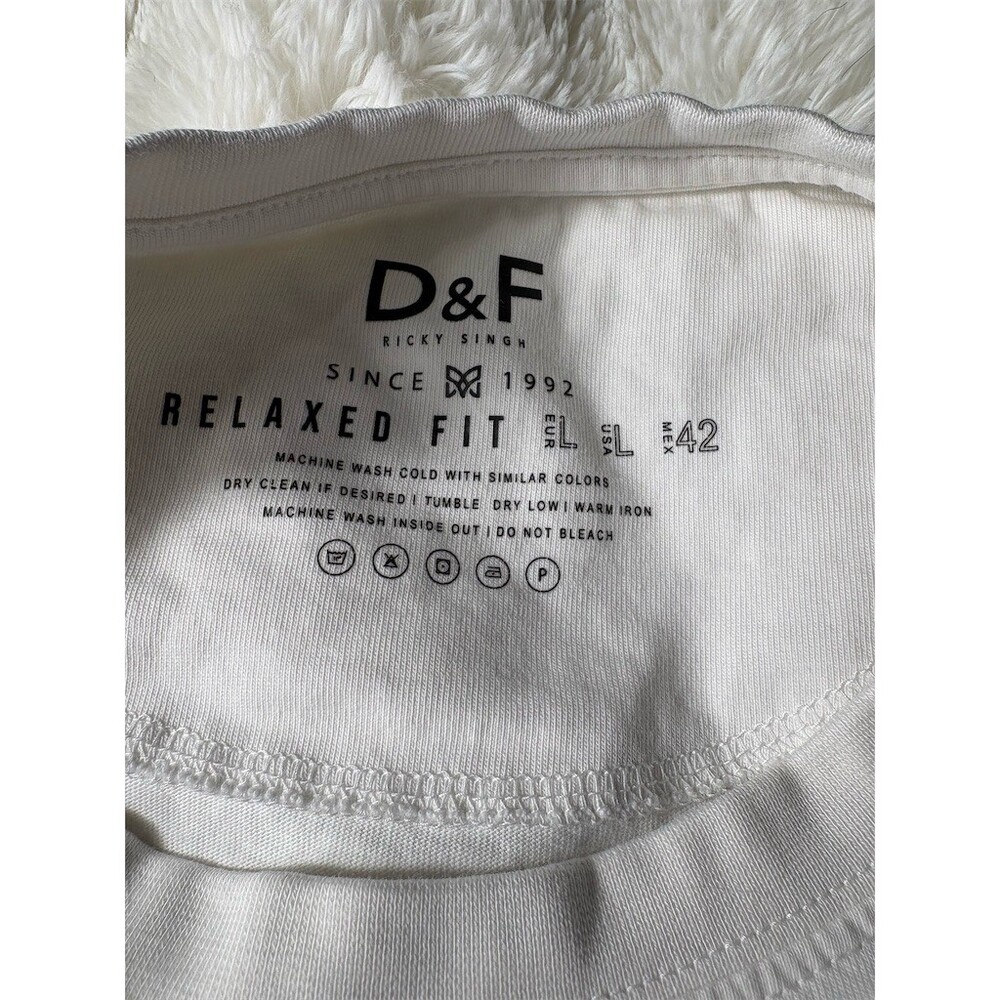D&F Ricky Singh Men's T-Shirt Size L White NYC Skyline Graphic Relaxed Fit - Picture 4 of 5